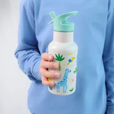 Garrafa de água infantil branca com tampa verde e ilustrações da natureza