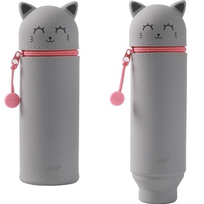 Dois estojos cinzentos em forma de gato com zíper cor-de-rosa e texto 'itotal®'.