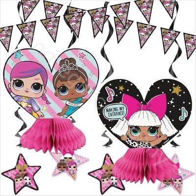Decoração festa LOL com bandeirolas, corações e estrelas