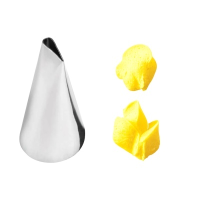 Bico de confeitar metálico com decorações em creme amarelo