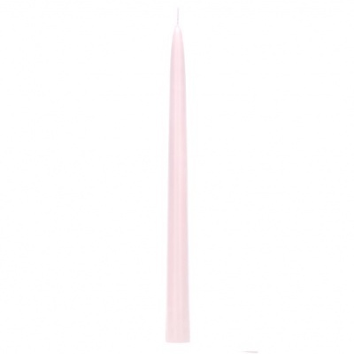 Vela cónica rosa claro em fundo branco