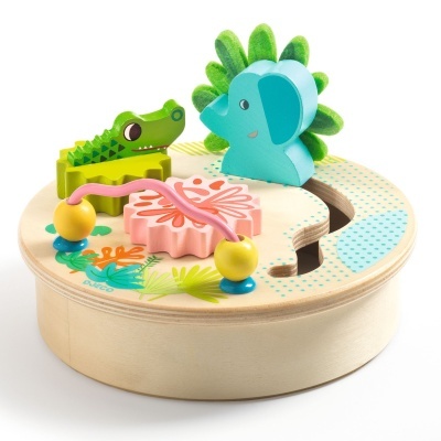 Brinquedo infantil de madeira com figuras de animais e peças coloridas