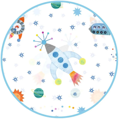 Padrão infantil com foguetes e estrelas coloridas em fundo branco circular