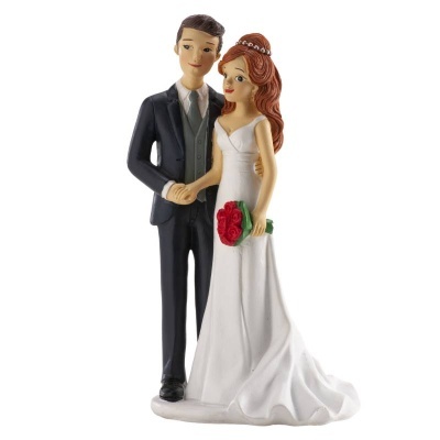 Figura decorativa de noivos em cerâmica com noivo de fato preto e noiva de vestido branco