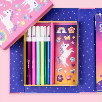 Conjunto de canetas coloridas com autocolantes de unicórnio e arco-íris