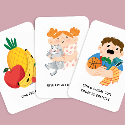 Cartas ilustradas com desenhos de frutas, uma rapariga com gato e um rapaz com objetos sobre fundo rosa claro