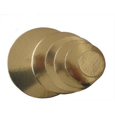 Cinco bases redondas douradas para bolo de tamanhos diferentes