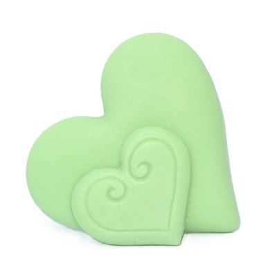 Dois corações decorativos verdes, um maior e outro menor com padrão espiral