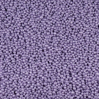 Pérolas lilás brilhantes em superfície uniforme