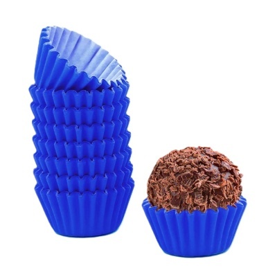 Forminhas de silicone azul para doces com brigadeiro