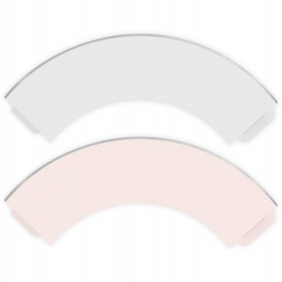 Duas bases curvas de papel branco e cor de rosa com dobras nas extremidades