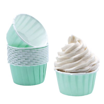 Forminhas para cupcakes verdes com creme branco