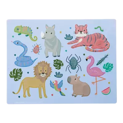 Tapete azul claro com desenhos de animais coloridos e folhas
