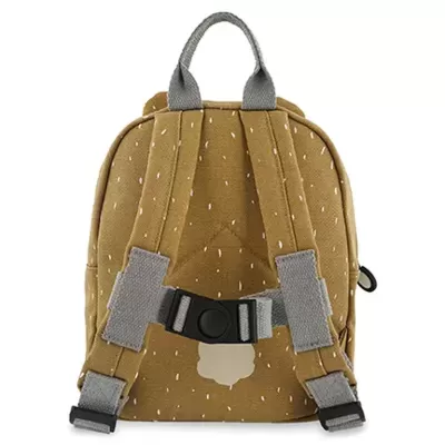 Mochila castanha clara com padrão branco e alças cinzentas vista de trás