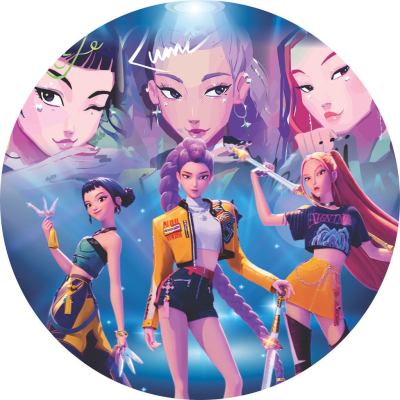 Ilustração de personagens femininas em roupas modernas com acessórios e armas, fundo azul com rostos femininos em destaque