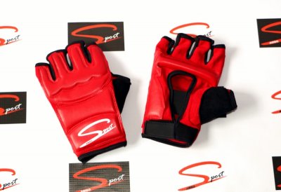 luvas desportivas vermelhas com detalhes pretos e velcro sobre fundo branco com logos