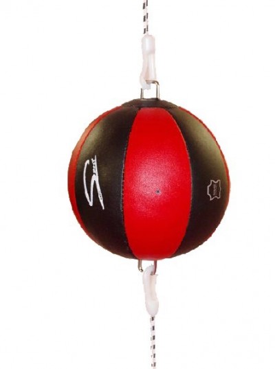 Bola de treino de boxe vermelha e preta pendurada por corda com ganchos brancos