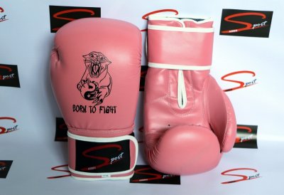 Luvas de boxe cor de rosa com desenho de tigre e texto BORN TO FIGHT