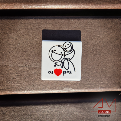 Botão quadrado branco com desenho e texto eu coração pai