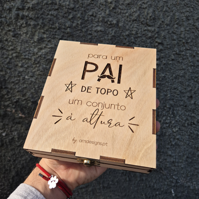 Caixa de madeira gravada para presente de pai