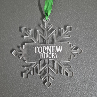 Enfeite natalício floco de neve transparente com texto TOPNEW EUROPA e fita verde