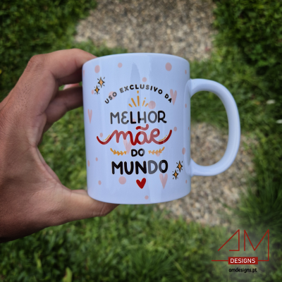 Caneca branca com texto colorido para a melhor mãe do mundo