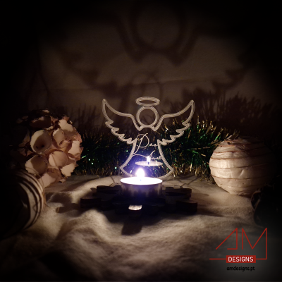 Suporte para vela em madeira com anjo decorativo e escrita 'Pai AMOR ETERNO'