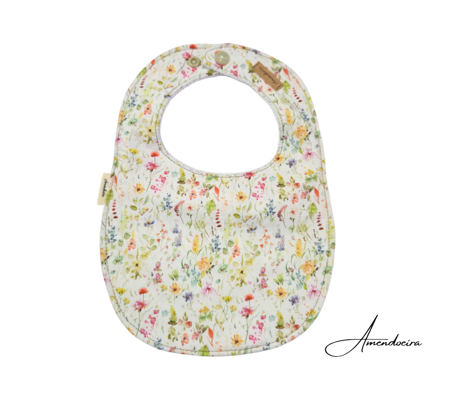 Babete flores do campo Babete impermeável e com tecido 100% algodão para bebé