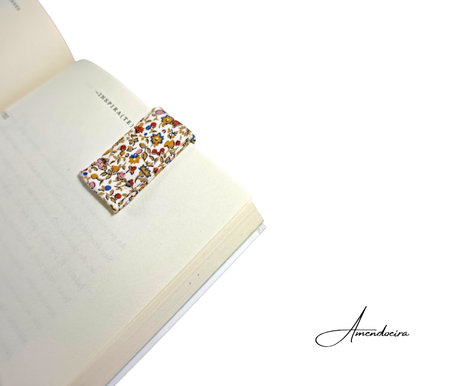 Separador magnético Livro/Agenda - Flores boho Marcador de livro tecido floral em livro aberto