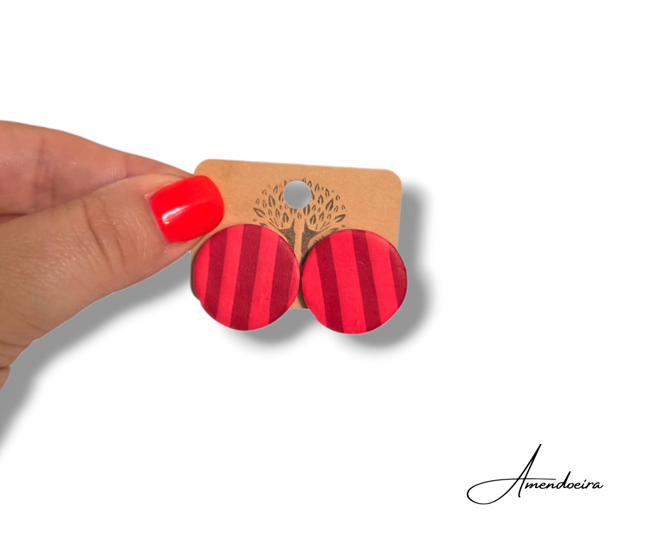 Brincos Elisa- Riscas rosa e bordeaux Brincos redondos de madeira vermelhos às riscas