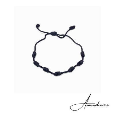 Pulseira preta de cordão trançado com nós, com fecho ajustável