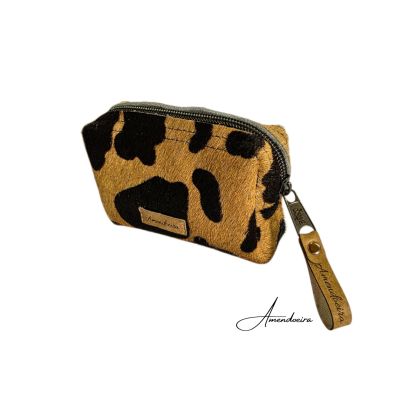 Estojo animal print castanho e preto com fecho e alça Amendoeira