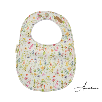 Babete impermeável e com tecido 100% algodão para bebé