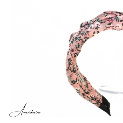 Headband rosa com padrão floral verde e preto