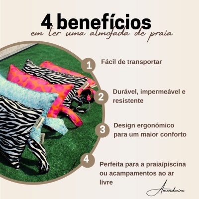 Almofadas de praia coloridas com várias estampas sobre relva verde artificial, com texto sobre benefícios do produto.