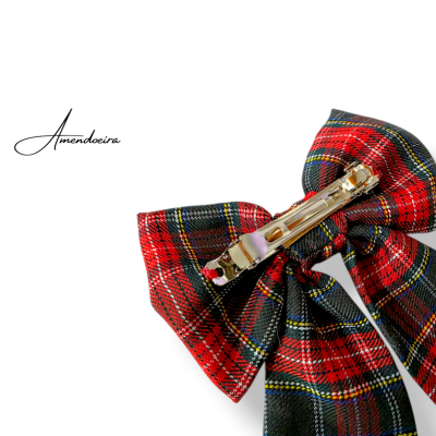 Presilha de cabelo com laço xadrez vermelho e preto