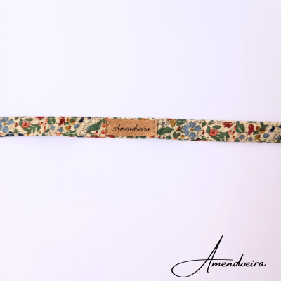 Fita de tecido floral com etiqueta de couro Amendoeira