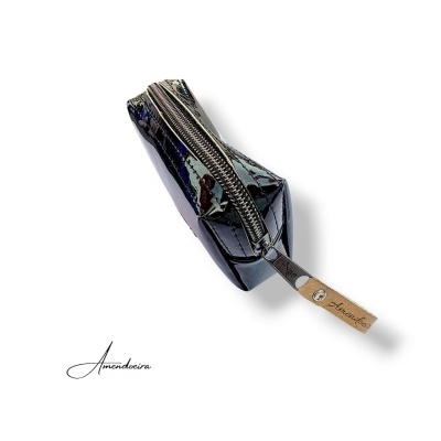 Estojo verniz preto com fecho metálico e etiqueta Arandisera