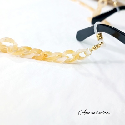 Corrente para óculos em plástico amarelo translúcido com presilha dourada