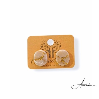 Brincos pequenos efeito mármore, feitos à mão.