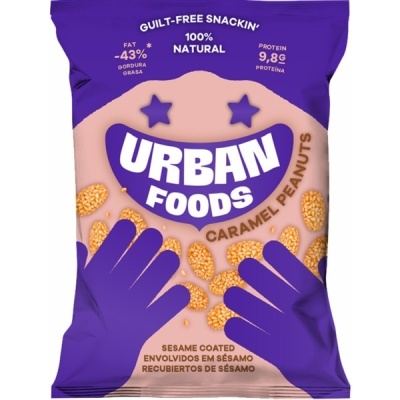 Sacos de snacks Urban Foods Caramel Peanuts com design roxo e bege e amendoins cobertos de sésamo