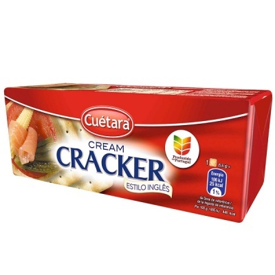 Caixa vermelha de bolachas salgadas Cuétara Cream Cracker estilo inglês com selo Produto de Portugal