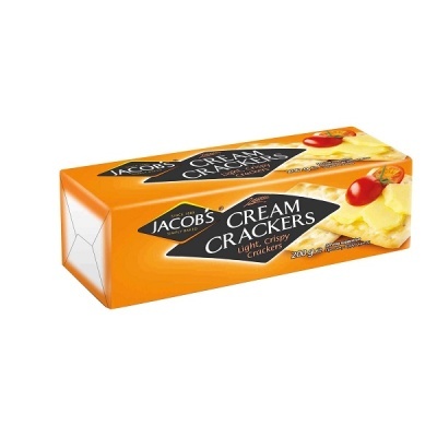 Embalagem de crackers Jacob's Cream Crackers com design laranja e imagem de queijo e tomate