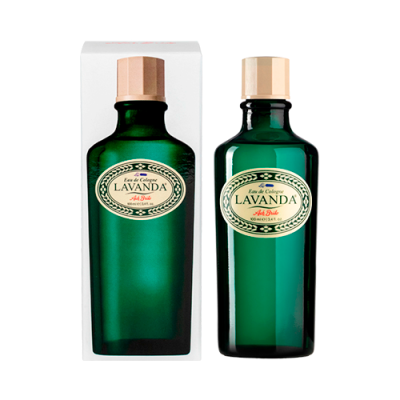 Frasco verde de Eau de Cologne Lavanda ao lado da sua caixa branca