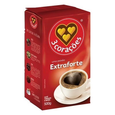 Embalagem vermelha de café 3 Corações Extra Forte 500g com chávena de café