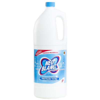 Frasco de lixívia Neo Blanc branco com rótulo azul e tampa azul.