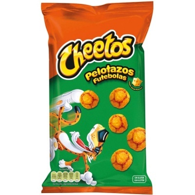 Embalagem de salgadinhos Cheetos Pelotazos Futebolas verde e laranja