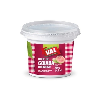 Pote branco de doce de goiaba cremoso VAL com rótulo vermelho e xadrez branco e vermelho