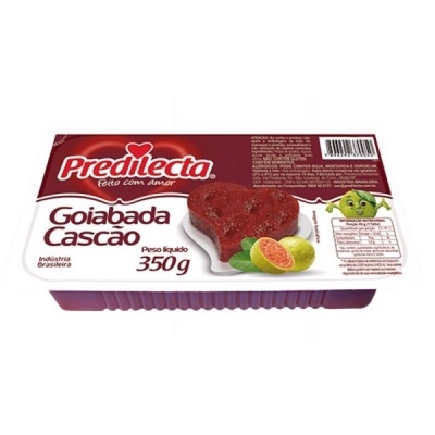 Pacote de goiabada cascão Predilecta 350g com imagem de doce em forma de coração e goiaba