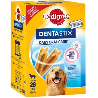 Embalagem amarela de DENTASTIX Pedigree com cão labrador